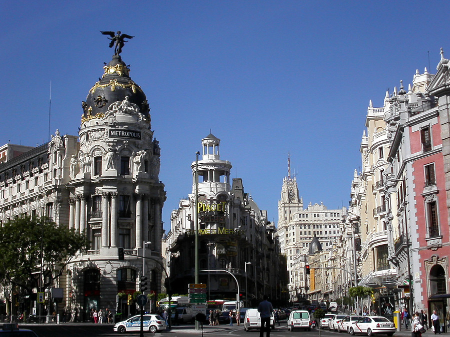 Edificio Metropolis by Cesar Serrano