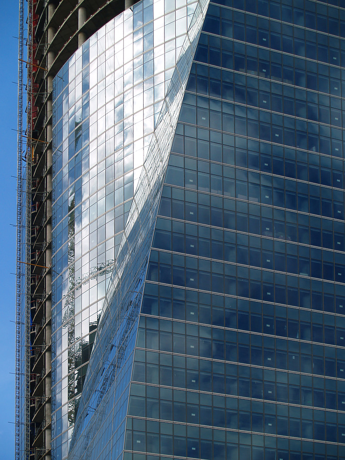 Torre Espacio by Cesar Serrano