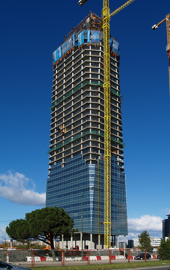 Torre de Cristal by Cesar Serrano