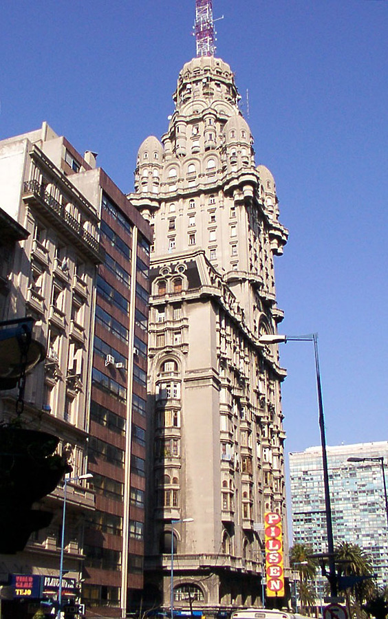 Palacio Salvo by Daniel Kieckhefer