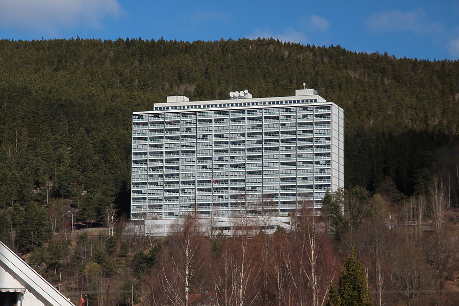 Høyblokken Solås by Kjetil Balog