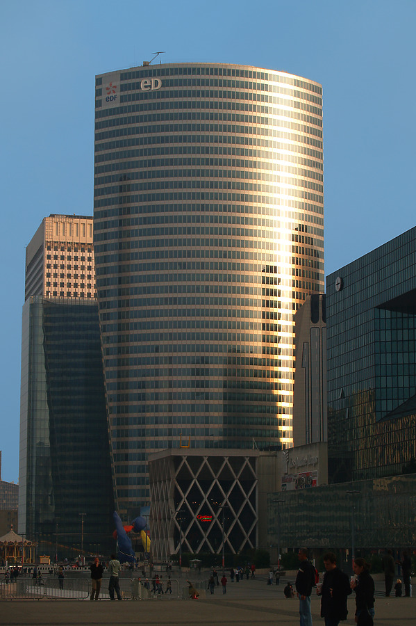 Tour EDF by Cesar Serrano