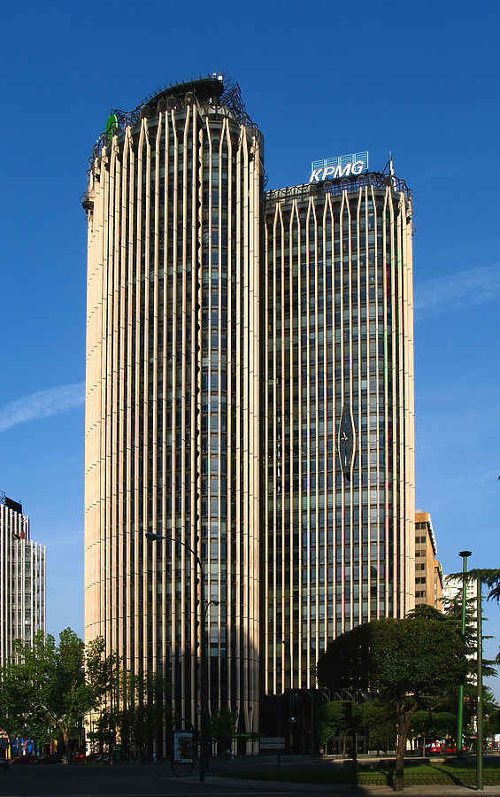 Torre Europa by Cesar Serrano
