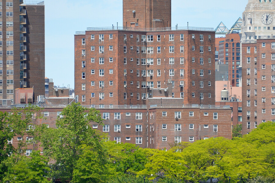 Riis I Houses, Building VIII
