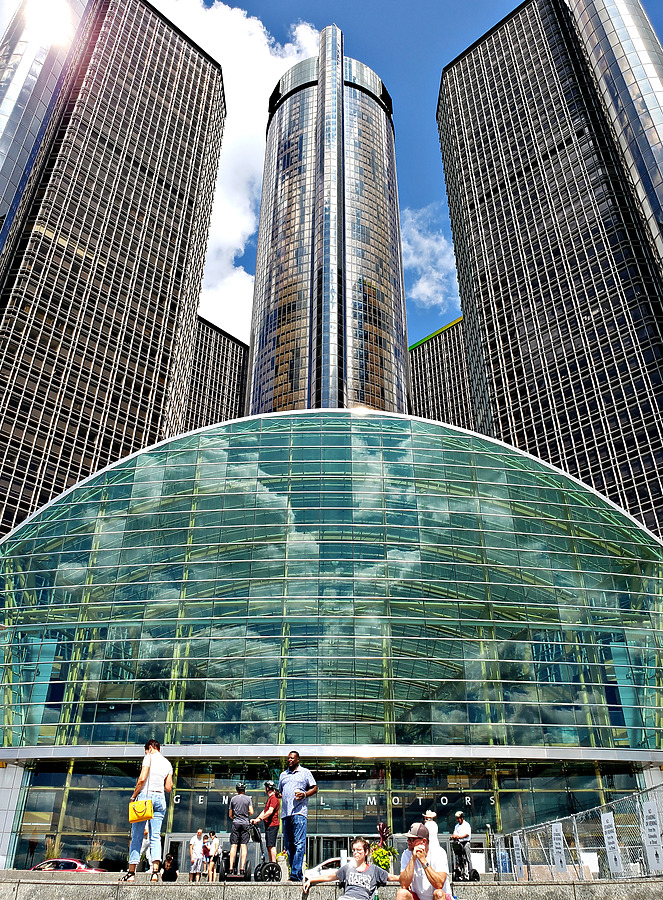 Detroit Marriott at the Renaissance Center by Ryan Hildebrand