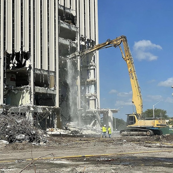 Coral Springs Financial Plaza by The BG Group LLC