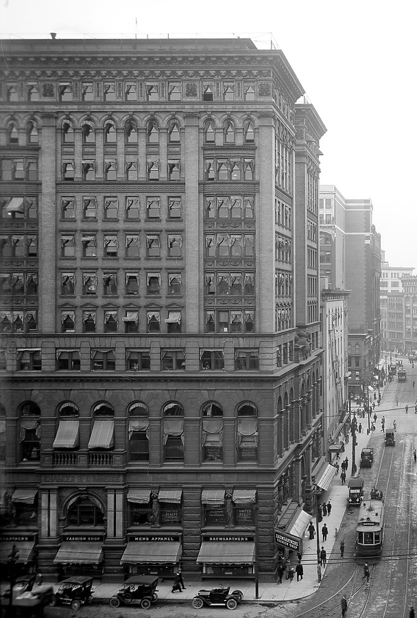 United Way Community Services Building by Library of Congress, Prints and Photographs Division, Detroit Publishing Company