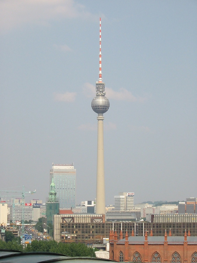 Berliner Fernsehturm by Tomi Eronen