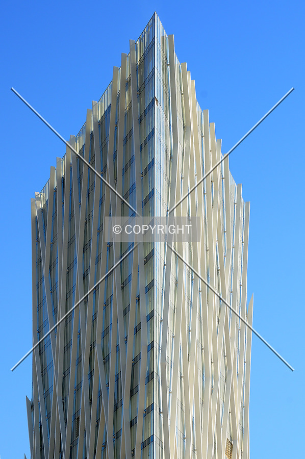 Torre Diagonal Zero Zero by David Guija