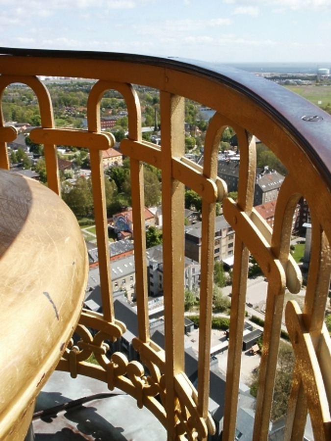 Vor Frelsers Kirke by Daniel Kieckhefer