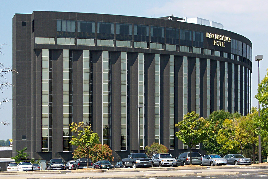 Renaissance Saint Louis Hotel Airport by Ryan Hildebrand