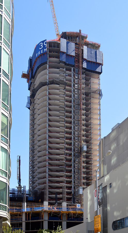 399 Fremont Street by Huopa