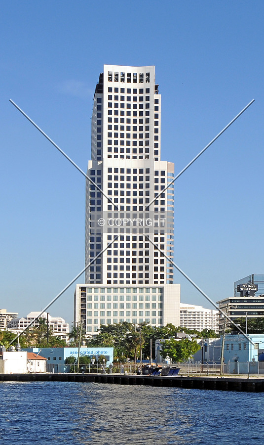 Brickell World Plaza by Jorge Molina