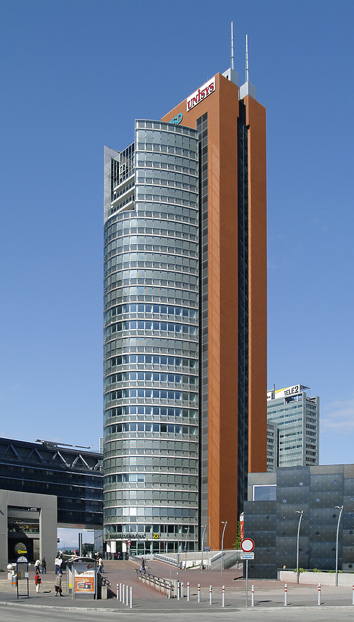 Andromeda Tower by Cesar Serrano