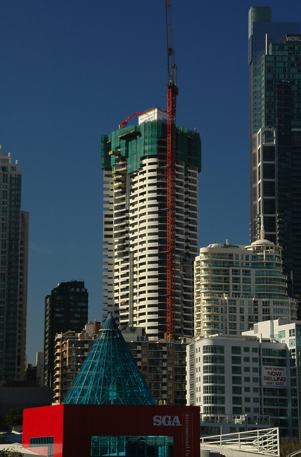 Meriton Tower by John Bek