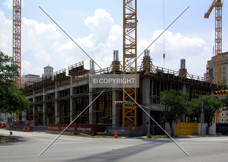 Memorial Hermann Medical Plaza by Chris Patriarca