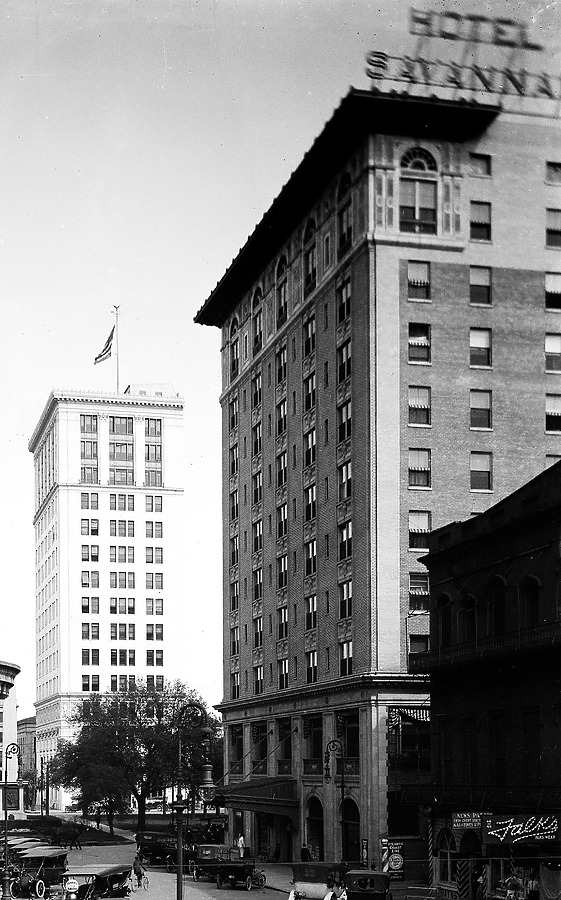 Manger Building by Library of Congress, Prints and Photographs Division, Detroit Publishing Company