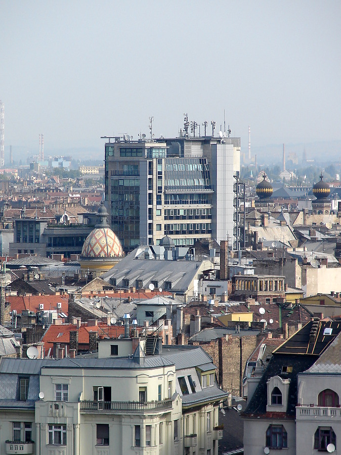 Uniqa Plaza by Robin Spetz