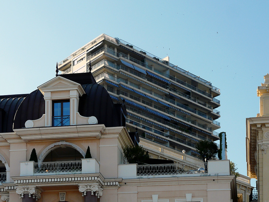 Sun Tower by Sébastien Corniot