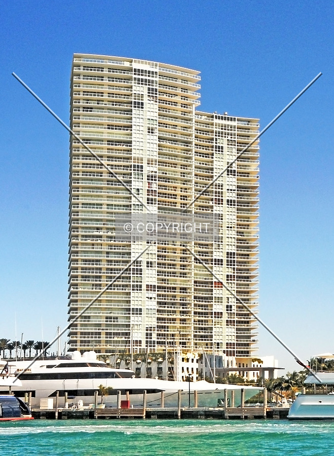ICON at South Beach by Jorge Molina