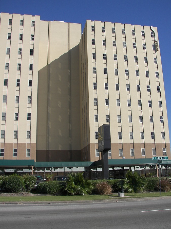 Holiday Inn Metairie New Orleans Airport by Rodney Gunn