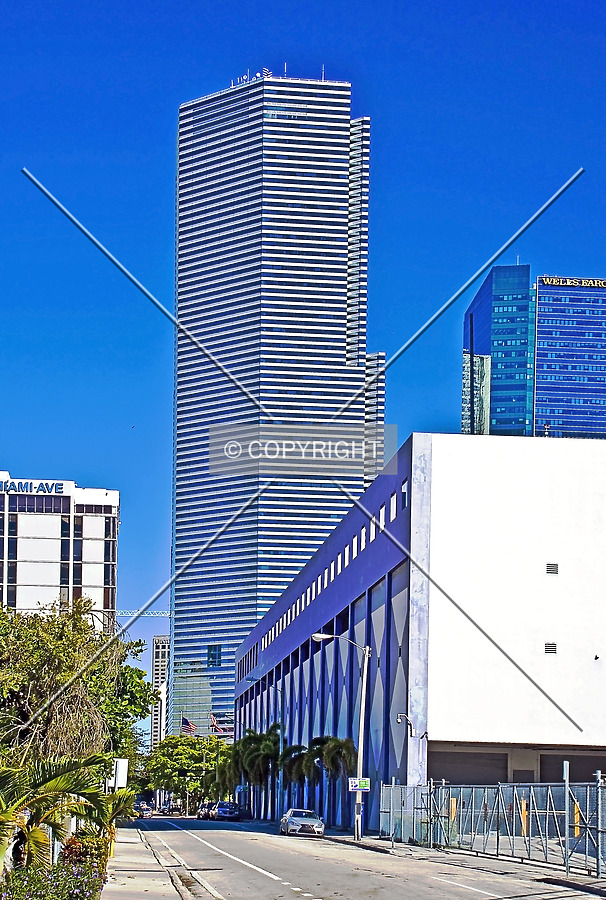 Miami Tower by Jorge Molina