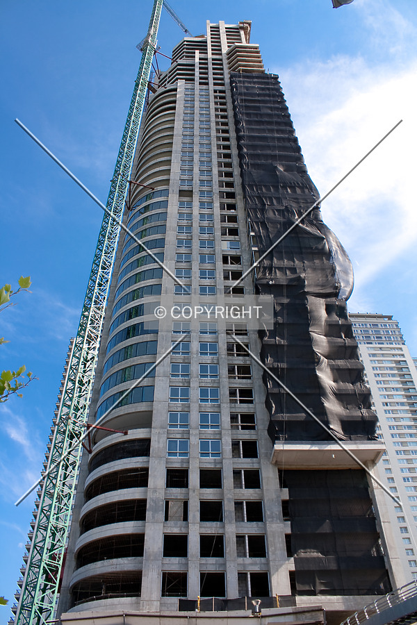 Torre Renoir 2 by Maximiliano Buono