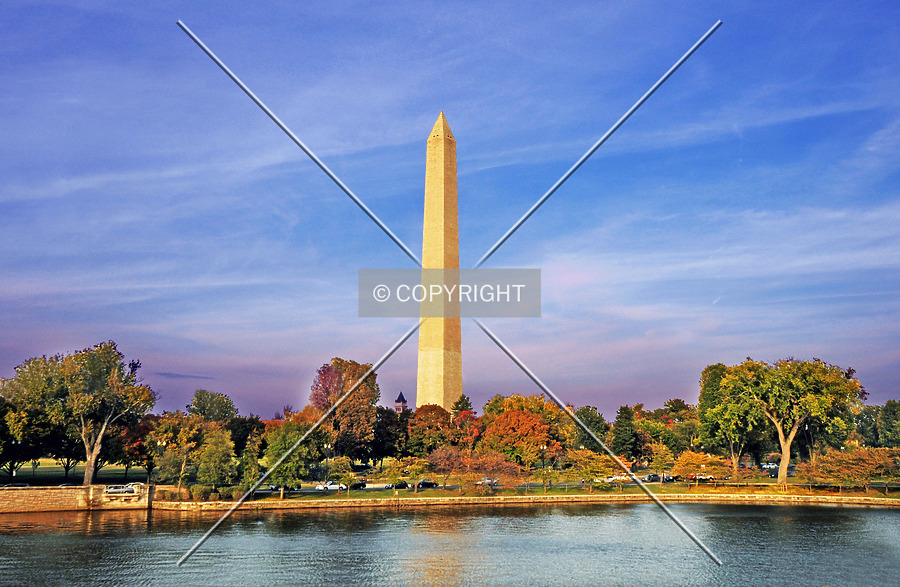 Washington Monument by Jorge Molina
