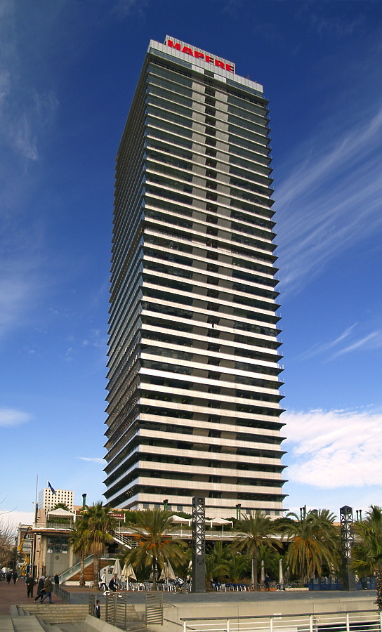 Torre Mapfre by Cesar Serrano