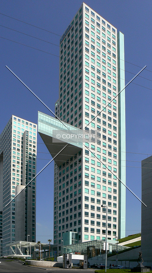 Arcos Torre II by Luis Ibáñez