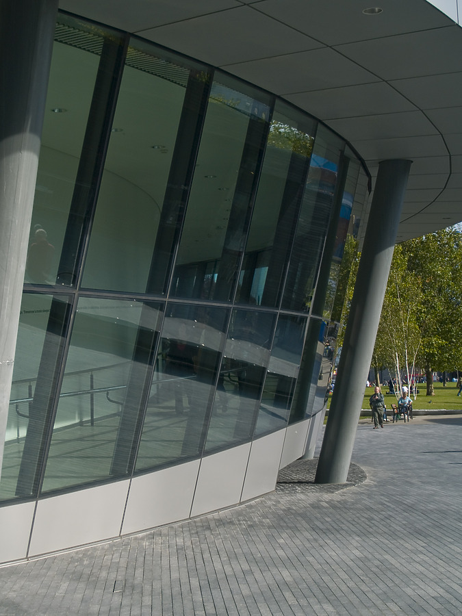 London City Hall by Cesar Serrano