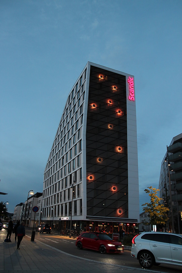 Scandic Portalen by Kjetil Balog