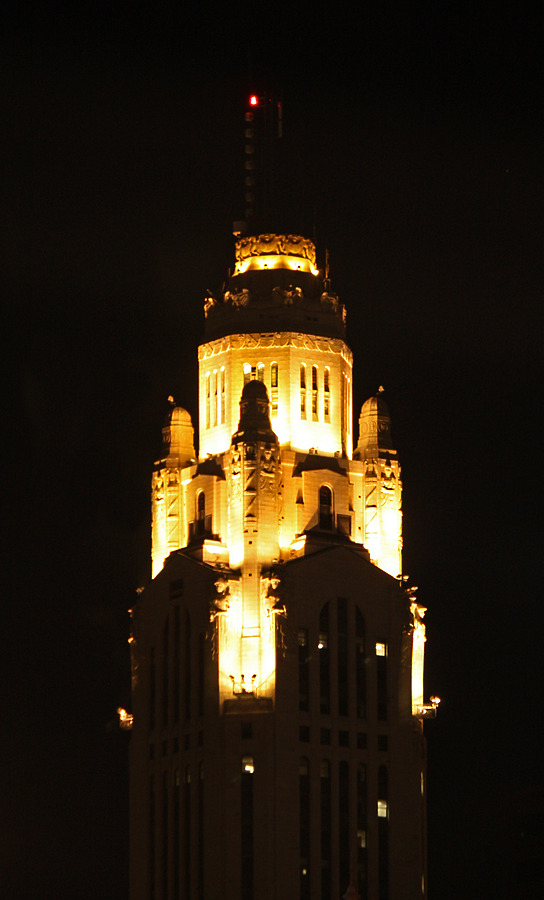 LeVeque Tower by Ryan Hildebrand