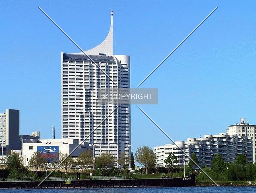 Hochhaus Neue Donau by Alexander Ulyanov