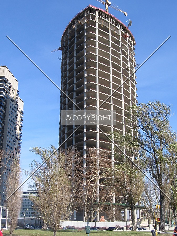 Torre Repsol YPF by Maximiliano Buono