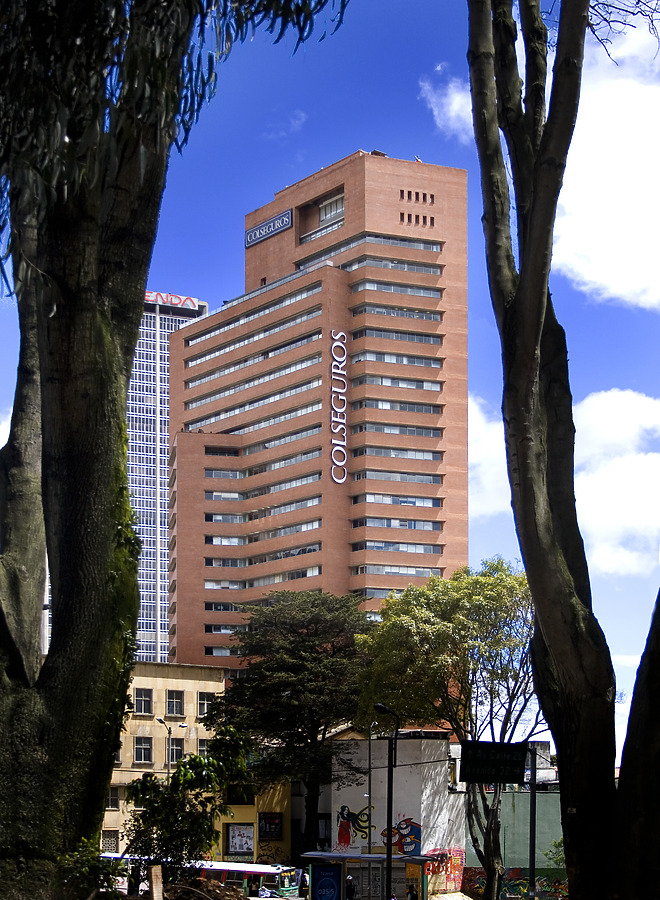 Torre Empresarial Colseguros by Jim Schwartz