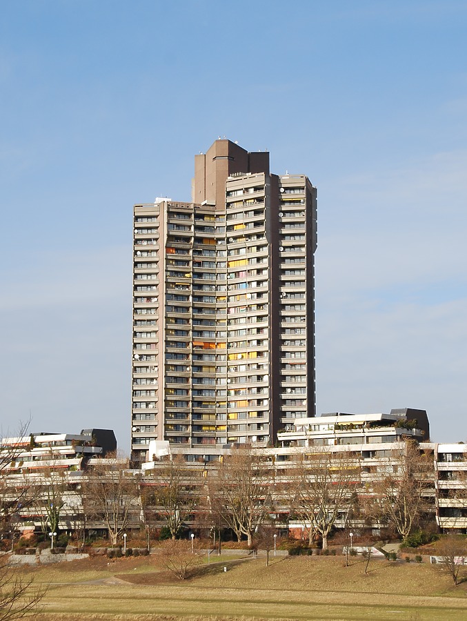 Neckarpromenade Wohnturm I by Huopa