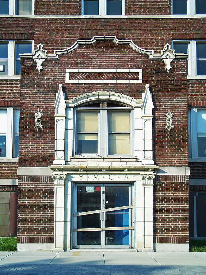 Edison Avenue Apartments by Ryan Hildebrand