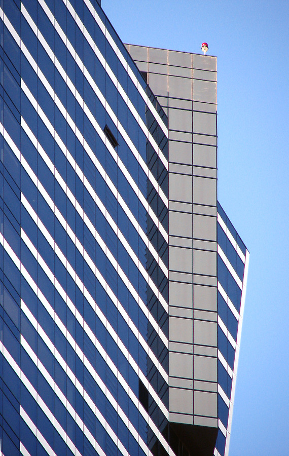 Eureka Tower by Wilson Ling