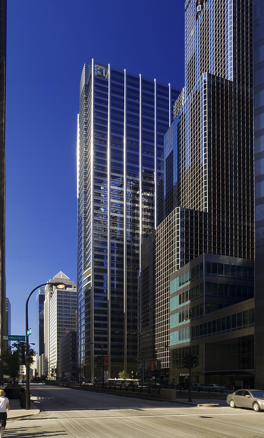 UBS Tower by Pavel Toczynski