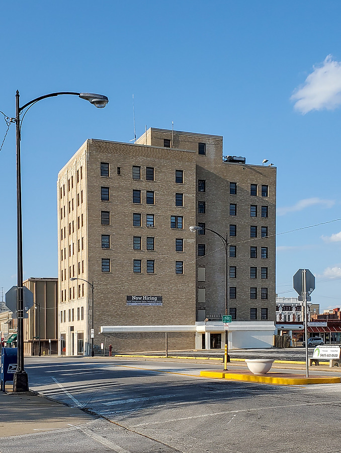 Great Southern Bank Building by Ryan Hildebrand