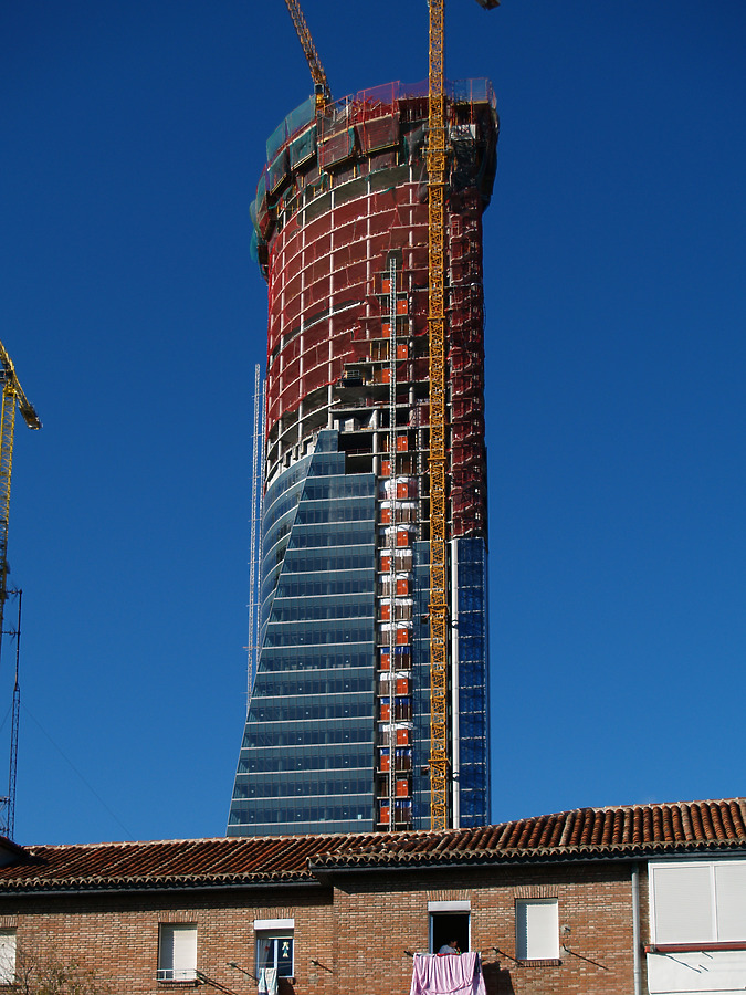 Torre Espacio by Cesar Serrano