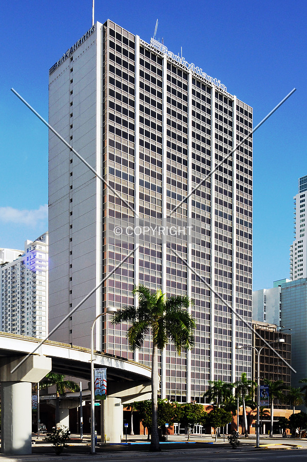 New World Tower by Jorge Molina