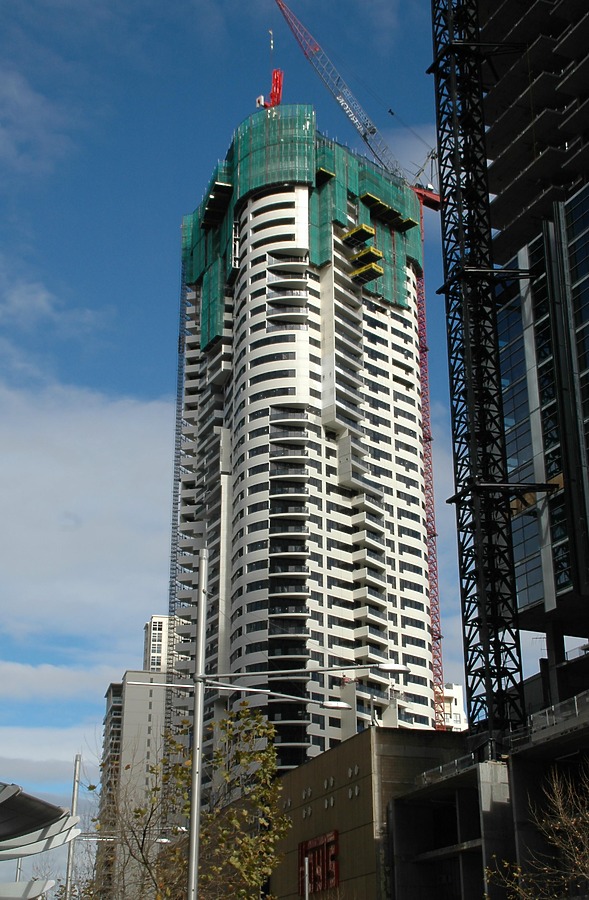 Meriton Tower by John Bek
