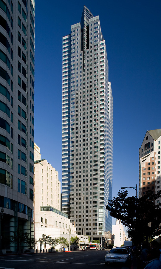 Gas Company Tower by Pavel Toczynski