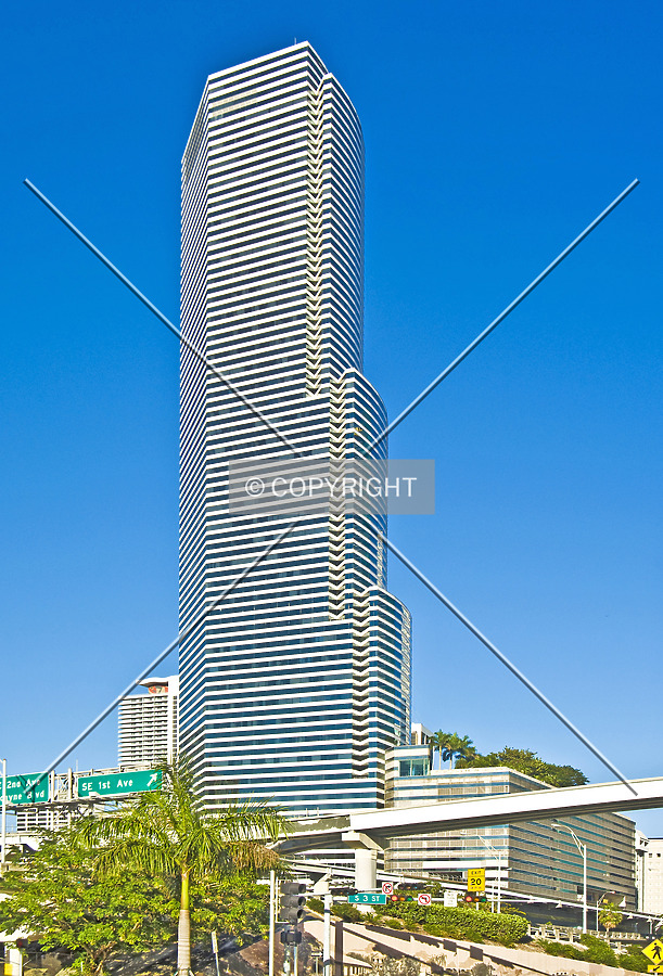 Miami Tower by Jorge Molina