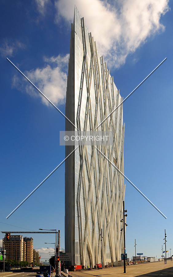 Torre Diagonal Zero Zero by David Guija