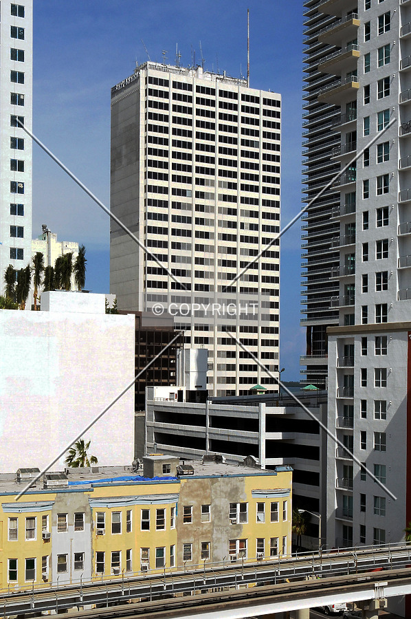 New World Tower by Jorge Molina