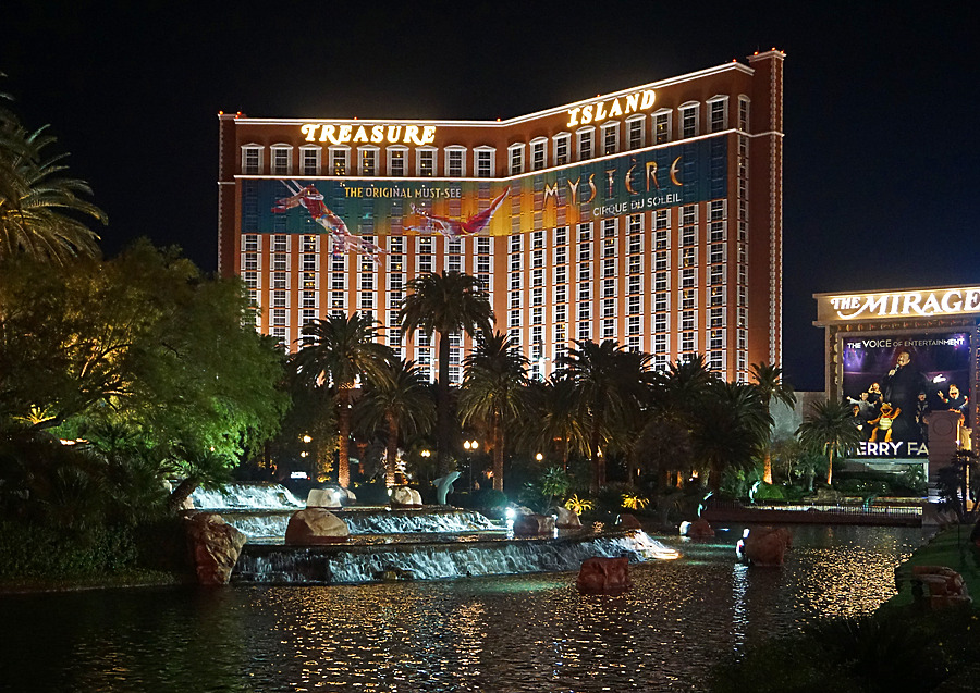 Treasure Island Hotel & Casino by Ryan Hildebrand