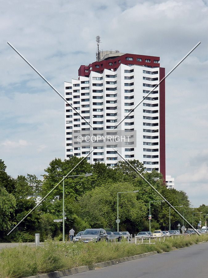 Zwickauer Damm 12 by Nephilim